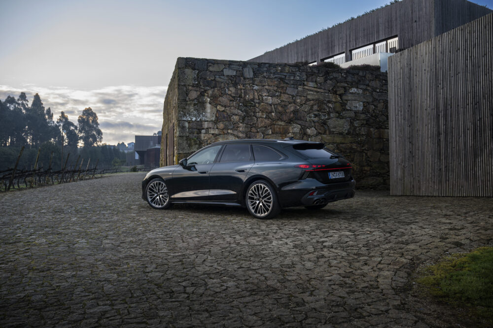 Audi A6 Avant 1