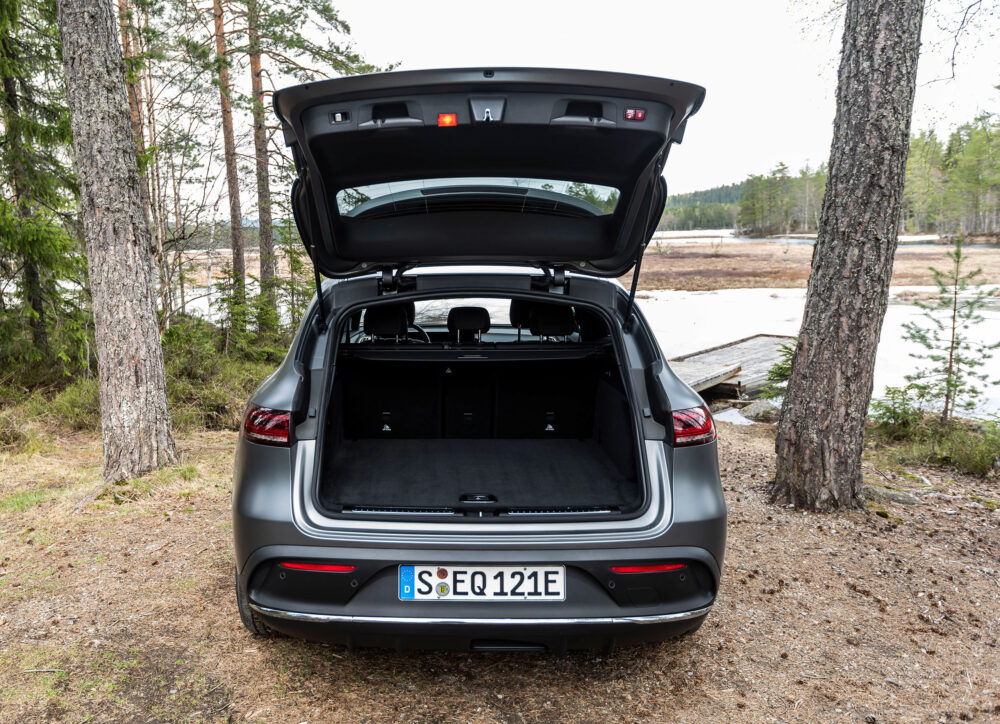 mercedes eqc 04