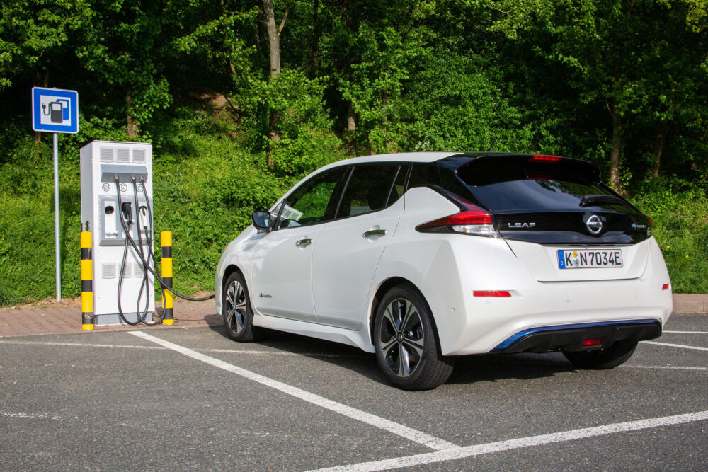 nissan leaf 04