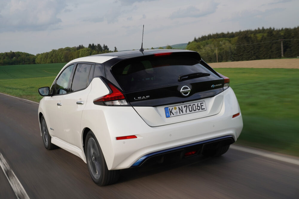nissan leaf 05